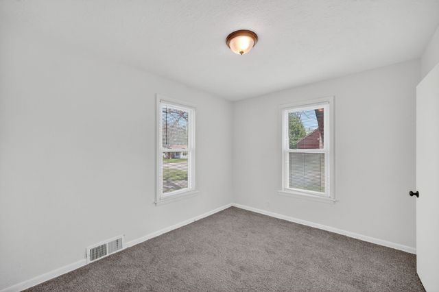 4004 2nd Avenue, Des Moines, IA 50313
