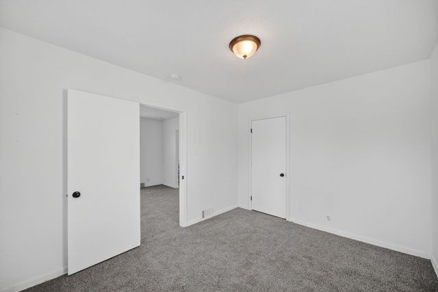 4004 2nd Avenue, Des Moines, IA 50313