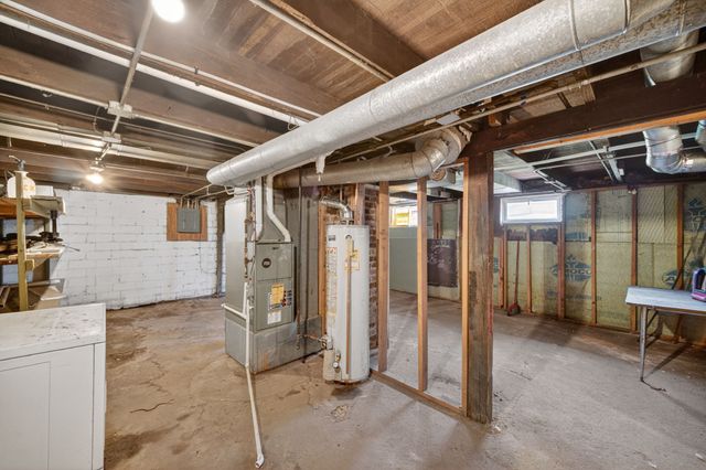 4004 2nd Avenue, Des Moines, IA 50313