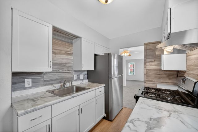 4004 2nd Avenue, Des Moines, IA 50313
