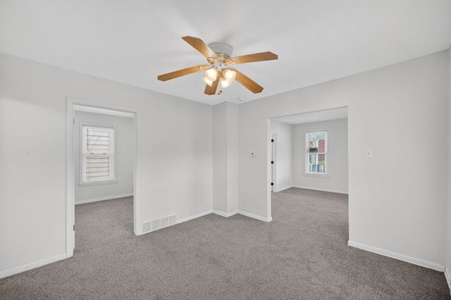 4004 2nd Avenue, Des Moines, IA 50313
