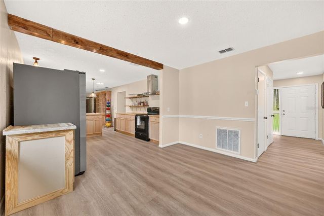 11281 N CIRCLE M AVENUE, Dunnellon, FL 34433