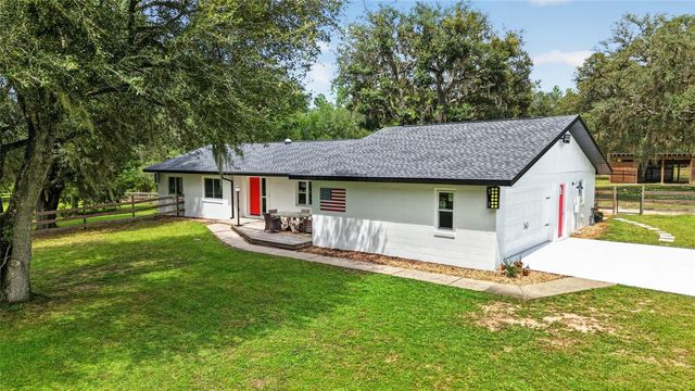11281 N CIRCLE M AVENUE, Dunnellon, FL 34433
