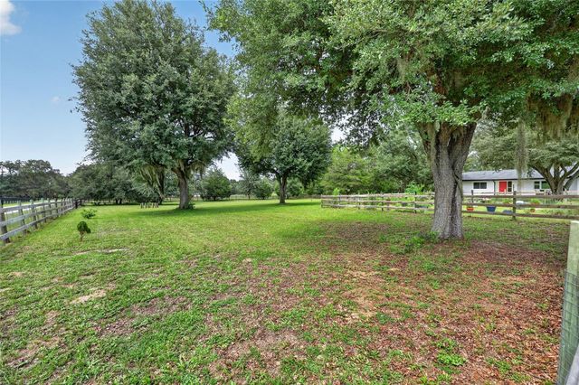 11281 N CIRCLE M AVENUE, Dunnellon, FL 34433