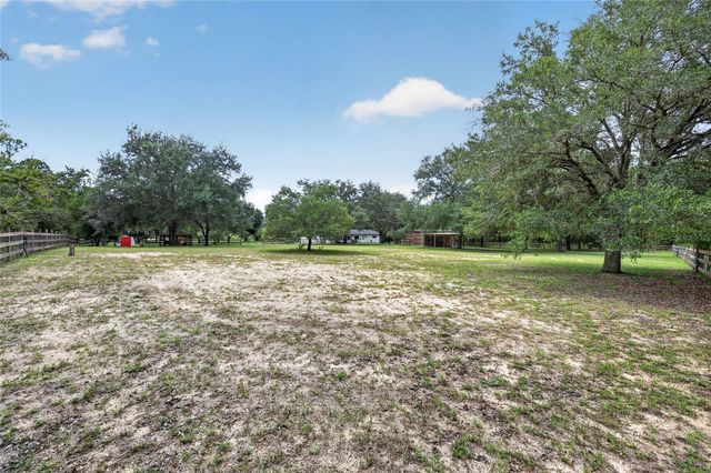 11281 N CIRCLE M AVENUE, Dunnellon, FL 34433