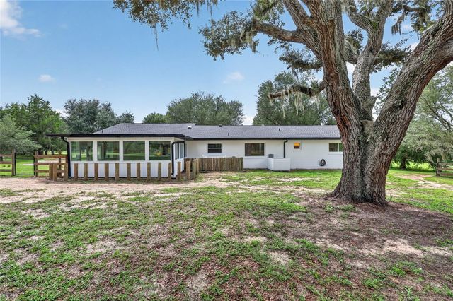 11281 N CIRCLE M AVENUE, Dunnellon, FL 34433