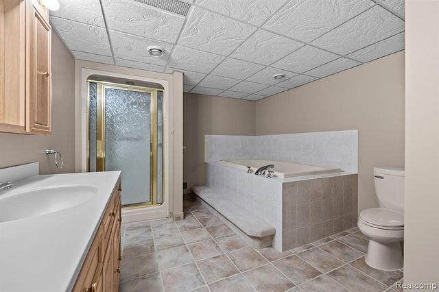 37781 Pickford Drive, Livonia, MI 48152