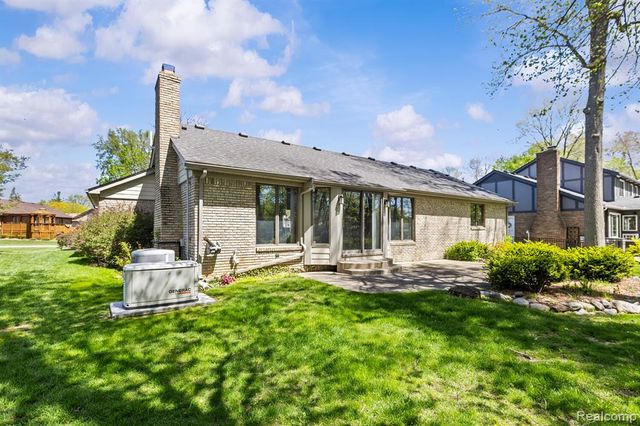37781 Pickford Drive, Livonia, MI 48152