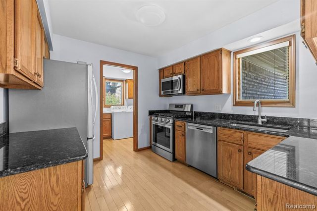 37781 Pickford Drive, Livonia, MI 48152