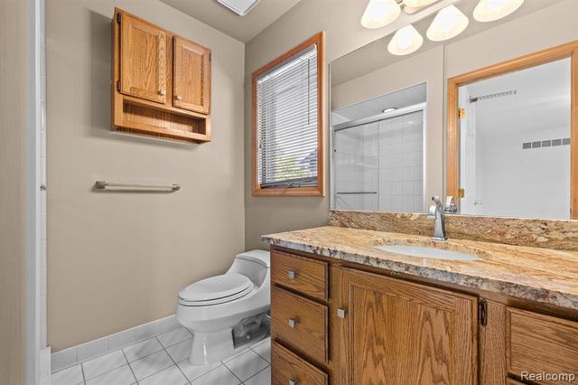 37781 Pickford Drive, Livonia, MI 48152