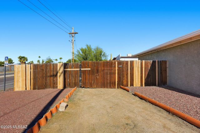 4170 W Mars Street, Tucson, AZ 85741