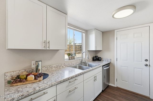 4170 W Mars Street, Tucson, AZ 85741