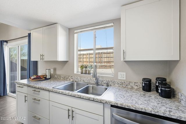 4170 W Mars Street, Tucson, AZ 85741