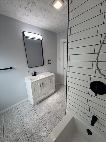 176 Selye Terrace, Rochester, NY 14613