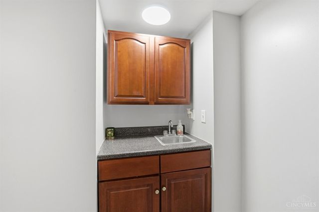 12173 Crestfield Court, Symmes Twp, OH 45249