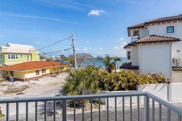 117 7TH STREET N 35, Bradenton Beach, FL 34217