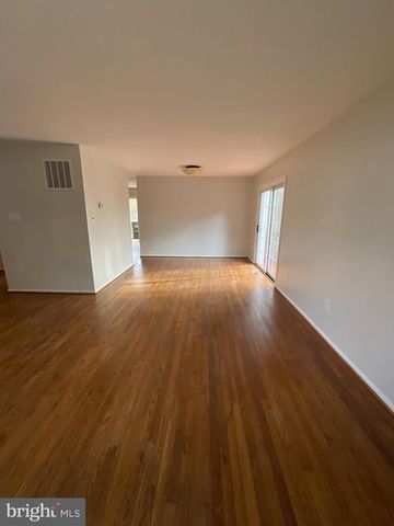 6901 WOODSTREAM LN, Lanham, MD 20706