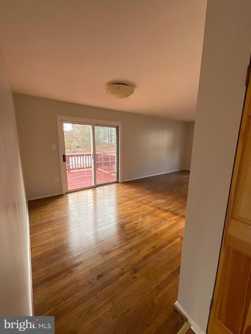 6901 WOODSTREAM LN, Lanham, MD 20706