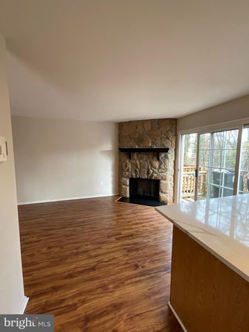 6901 WOODSTREAM LN, Lanham, MD 20706