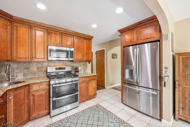 109 GREENWOOD AVENUE, Pequannock Twp., NJ 07440