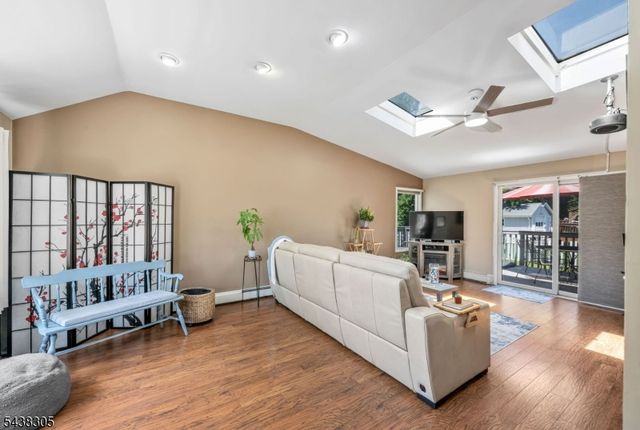 109 GREENWOOD AVENUE, Pequannock Twp., NJ 07440