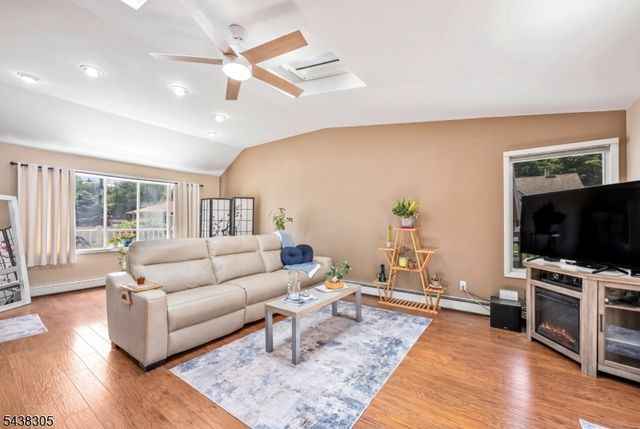 109 GREENWOOD AVENUE, Pequannock Twp., NJ 07440