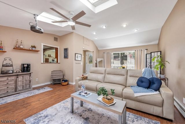 109 GREENWOOD AVENUE, Pequannock Twp., NJ 07440