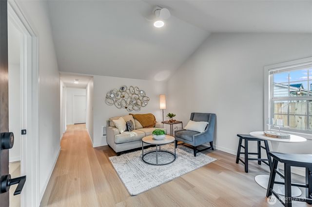 12542 50th Place S, Tukwila, WA 98178