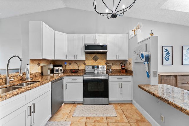 5157 NW 11th Lane, Deerfield Beach, FL 33064