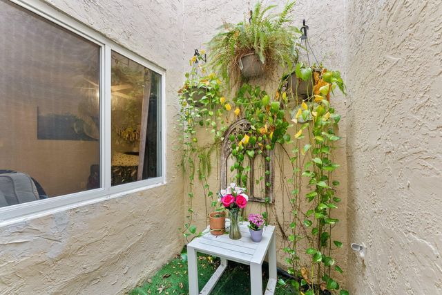 5157 NW 11th Lane, Deerfield Beach, FL 33064