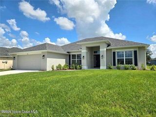930 Palo Alto Street SE, Palm Bay, FL 32909