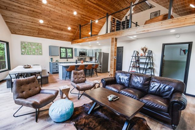 2 Watson Gap Road, Mineral Bluff, GA 30559