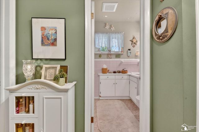 2604 Rochester Road, Royal Oak, MI 48073