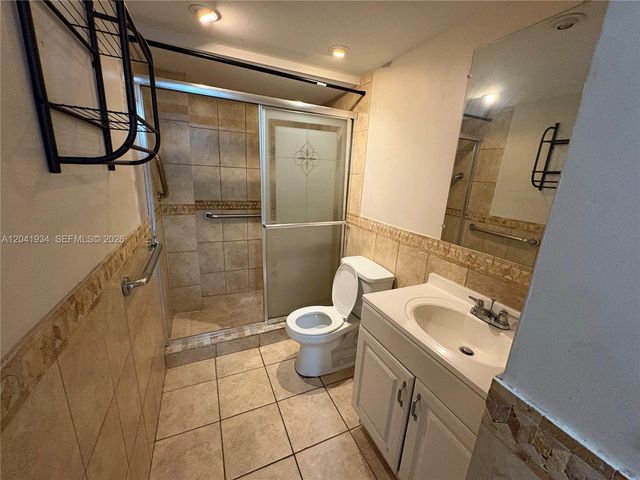 1075 NE Miami Gardens Dr 211, Miami, FL 33179