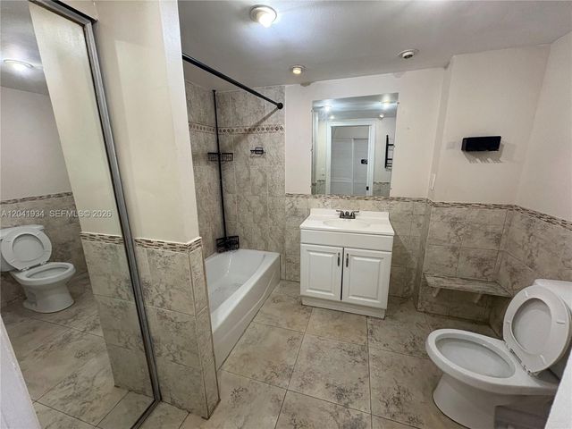 1075 NE Miami Gardens Dr 211, Miami, FL 33179