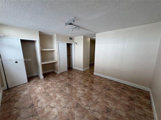 1075 NE Miami Gardens Dr 211, Miami, FL 33179