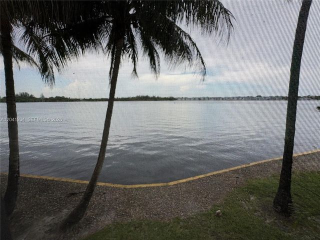 1075 NE Miami Gardens Dr 211, Miami, FL 33179