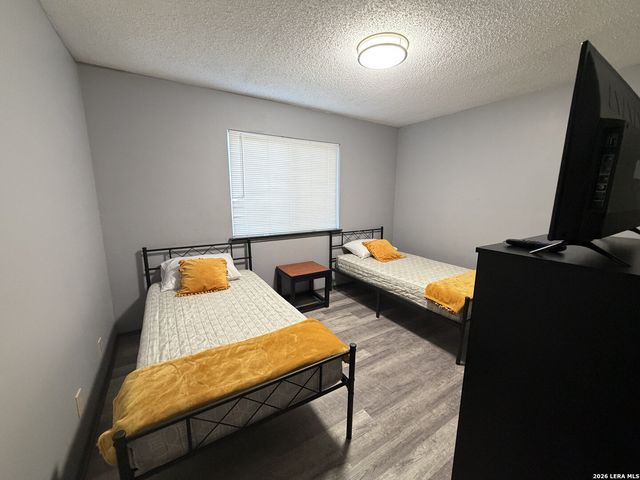 5210 MEADOW RISE ST, San Antonio, TX 78250