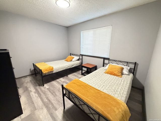 5210 MEADOW RISE ST, San Antonio, TX 78250