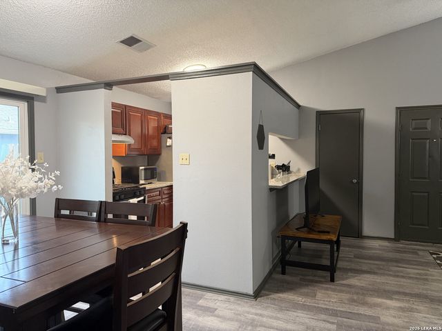 5210 MEADOW RISE ST, San Antonio, TX 78250