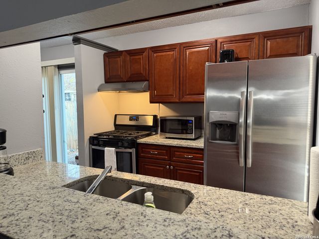 5210 MEADOW RISE ST, San Antonio, TX 78250