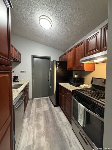 5210 MEADOW RISE ST, San Antonio, TX 78250