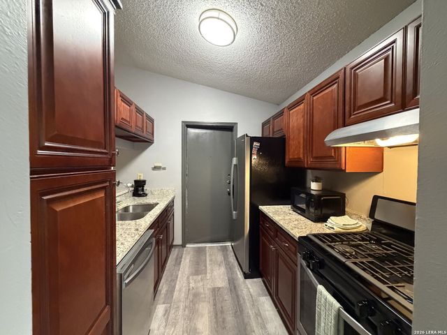 5210 MEADOW RISE ST, San Antonio, TX 78250