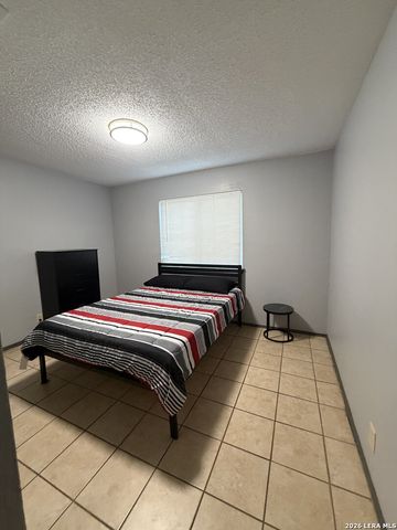 5210 MEADOW RISE ST, San Antonio, TX 78250