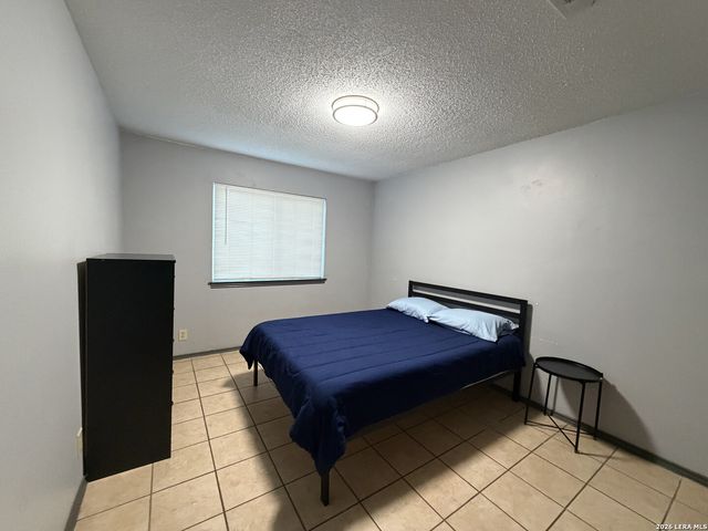 5210 MEADOW RISE ST, San Antonio, TX 78250