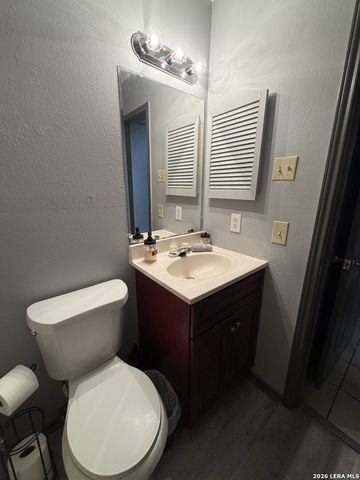 5210 MEADOW RISE ST, San Antonio, TX 78250