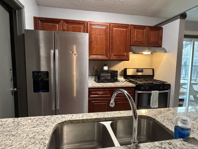 5210 MEADOW RISE ST, San Antonio, TX 78250