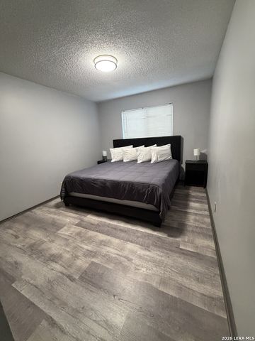 5210 MEADOW RISE ST, San Antonio, TX 78250