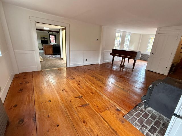 154 TYLER Road, Webster, NH 03303