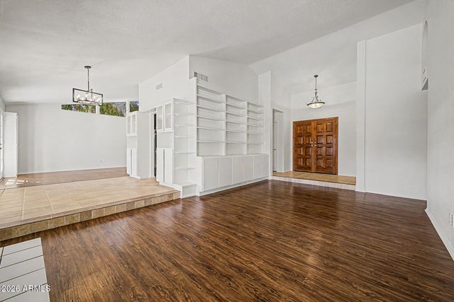 6725 W UTOPIA Road, Glendale, AZ 85308